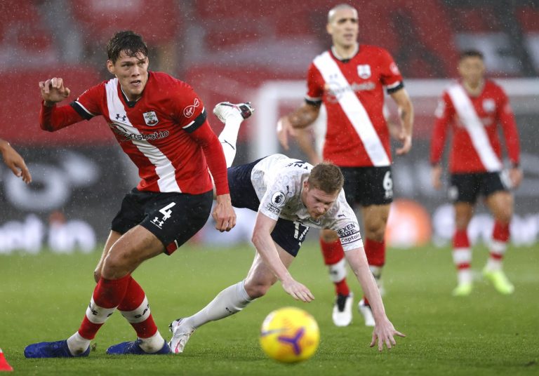 jannik-vestergaard-in-action-vs-manchester-city