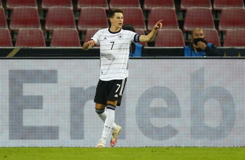 julian-draxler-in-action-for-germany