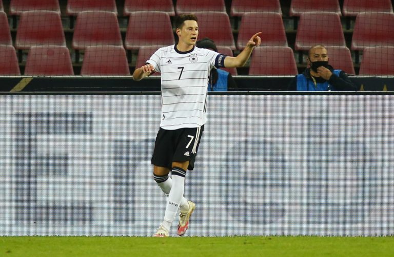 julian-draxler-in-action-for-germany