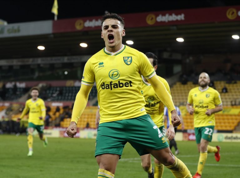 Crystal Palace: Fans react to Max Aarons links