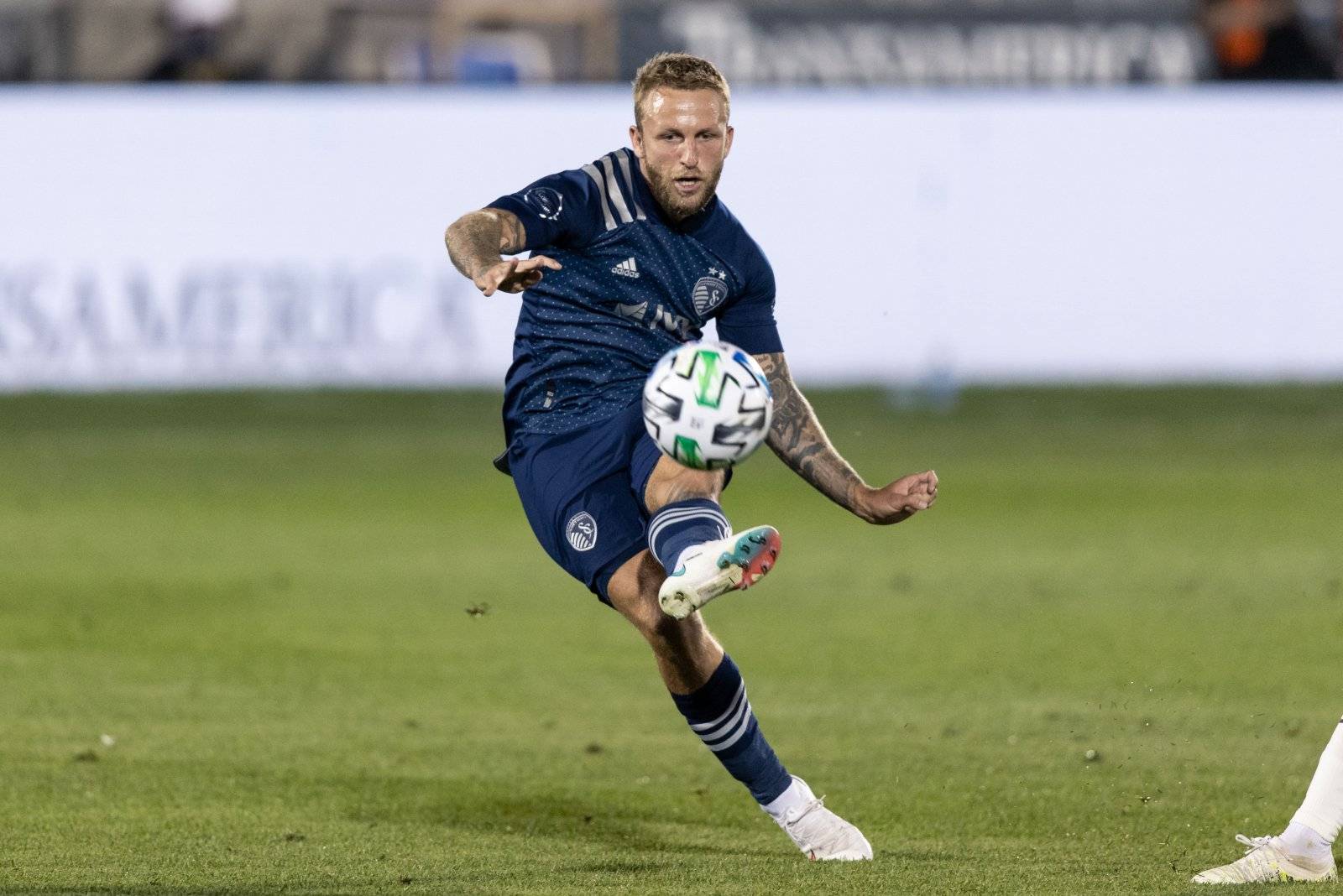 Celtic: Johnny Russell aspires to represent hometown club before retirement - Celtic News