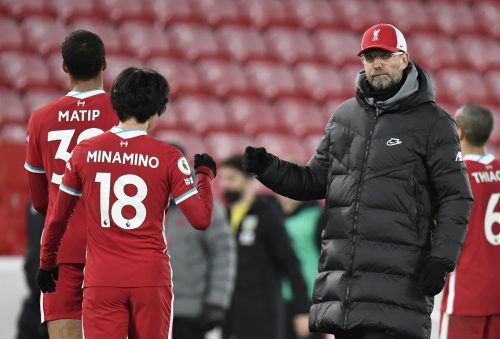 Liverpool-manager-Jurgen-Klopp-looks-dejected-with-Takumi-Minamino