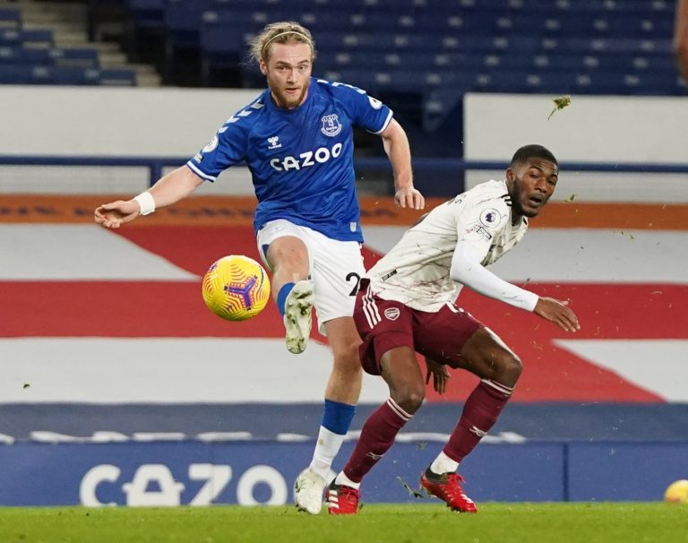 Newcastle United: Lee Ryder claims Sean Longstaff could be swapped for Tom Davies