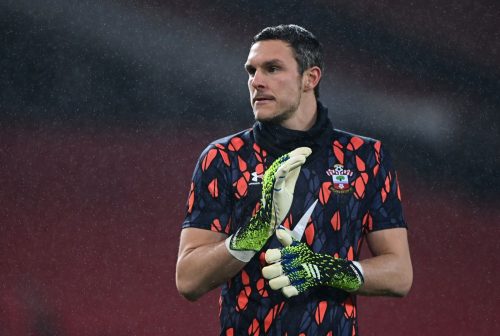 alex-mccarthy-warming-up-for-southampton
