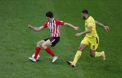 luke-o-nien-in-action-for-sunderland