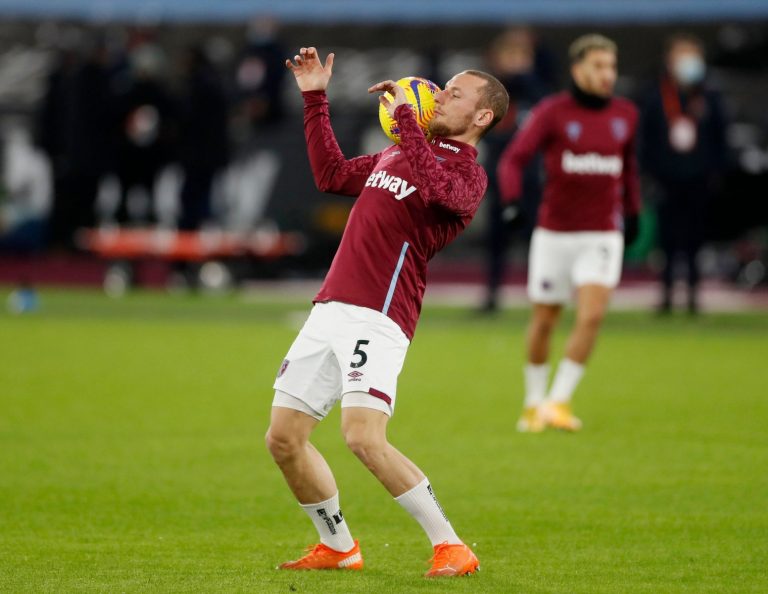 vladimir-coufal-warming-up-at-west-ham