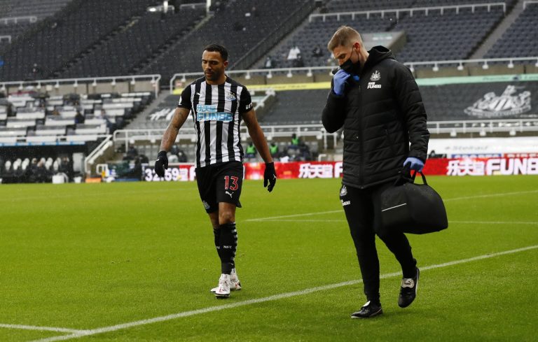 callum wilson coming off injured for newcastle