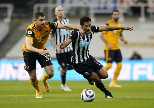 leander dendoncker in action for wolves