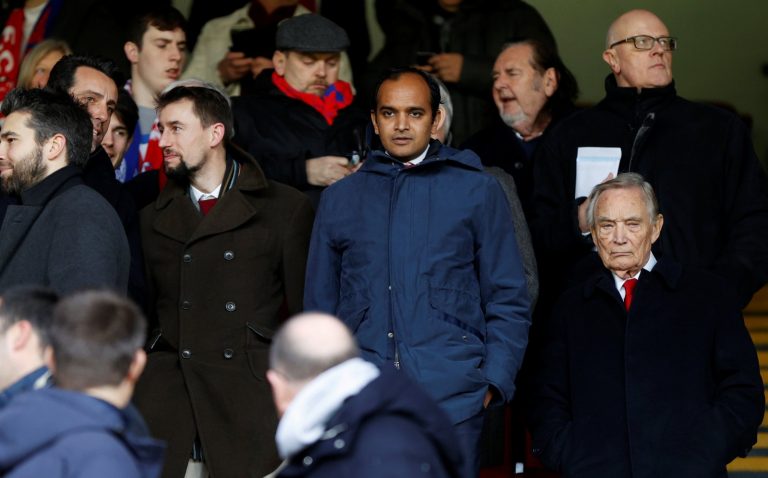 Arsenal: Fans fume at Venkatesham apology