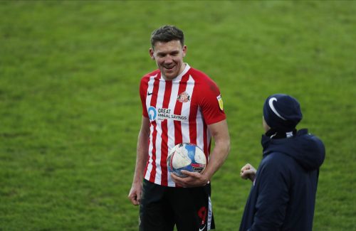 charlie-wyke-with-the-matchball