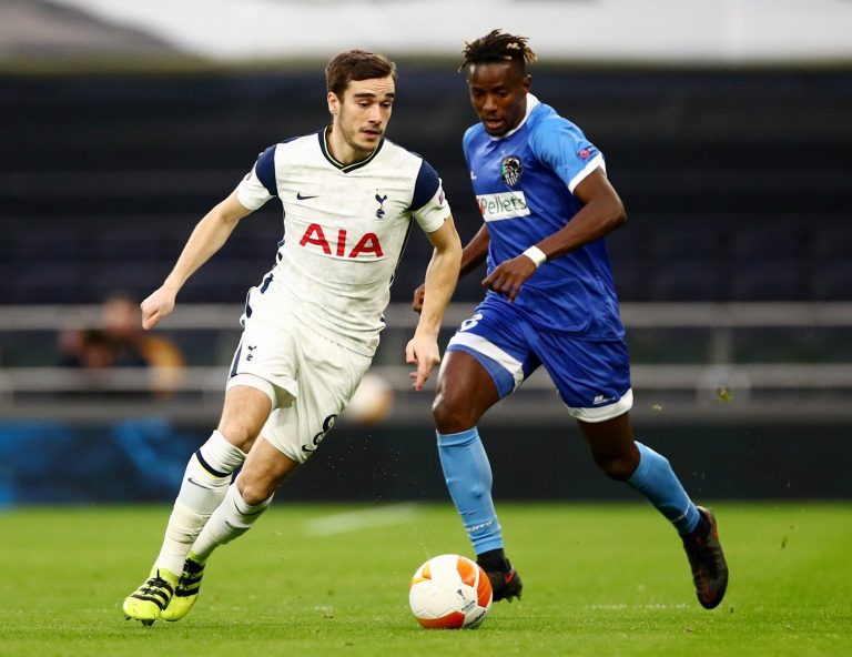 harry-winks-in-action-in-the-europa-league