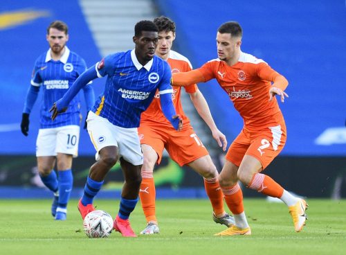 jerry-yates-in-action-vs-brighton