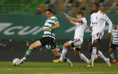 ryan-gauld-playing-for-farense