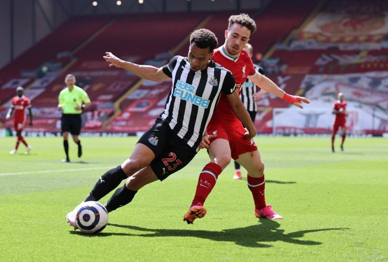 diogo jota tussling with jacob murphy