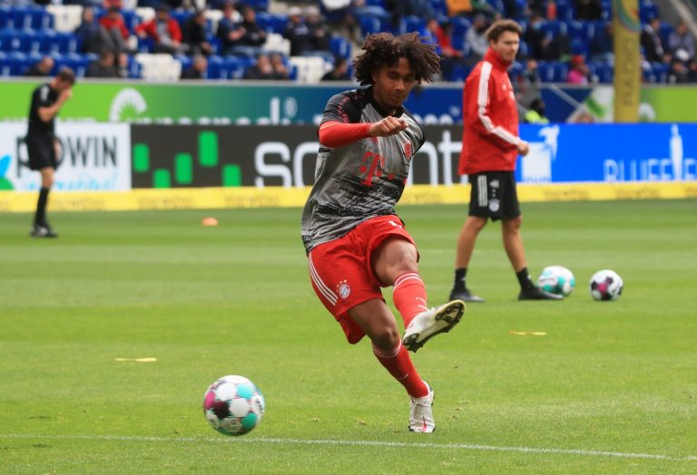 Everton: Fans slam Fabrizio Romano’s Joshua Zirkzee transfer update