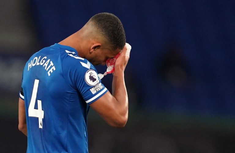 Everton: Fans erupt as Mason Holgate may be dropped