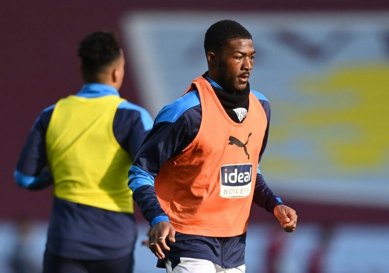 Everton: Blues react to reported Maitland-Niles interest