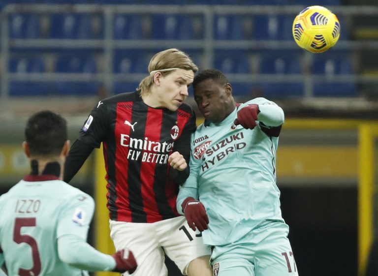 jens-petter-hauge-in-action-for-milan