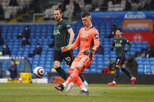 2021-05-08T113341Z_1842102887_UP1EH580W441B_RTRMADP_3_SOCCER-ENGLAND-LEE-TOT-REPORT