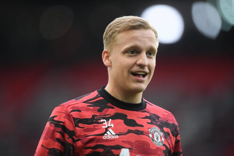Liverpool: Fans mock pundit’s Donny van der Beek transfer claim