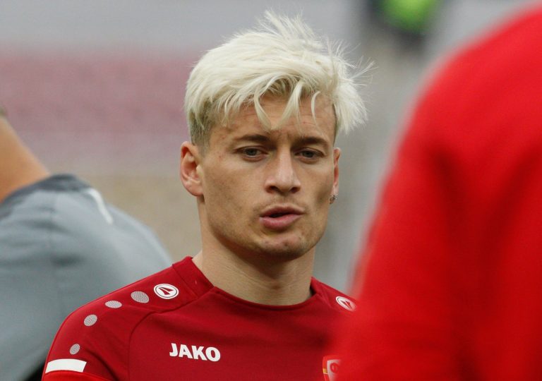 Leeds: CSKA Moscow make Ezgjan Alioski offer