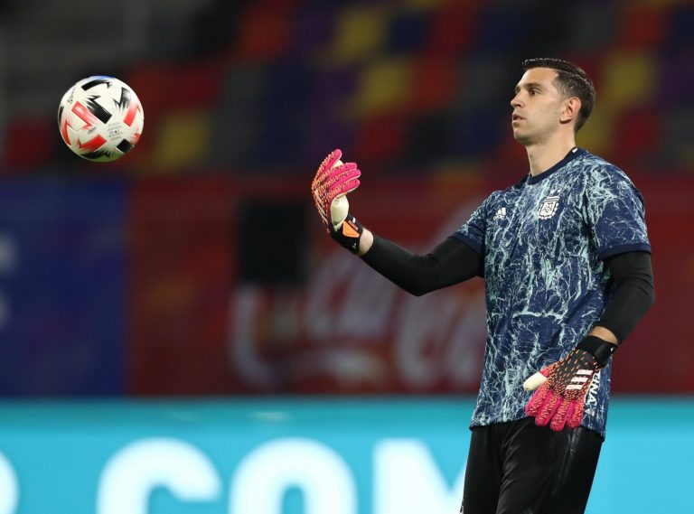 Aston Villa: Fans react to Emiliano Martinez injury
