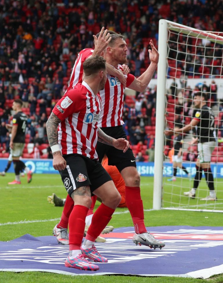 Sunderland: Fans happy to see Charlie Wyke leave