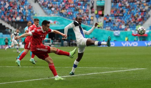 glen-kamara-in-action-vs-russia