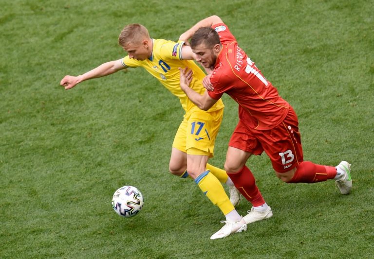 Man City: Fans unhappy at Oleksandr Zinchenko news