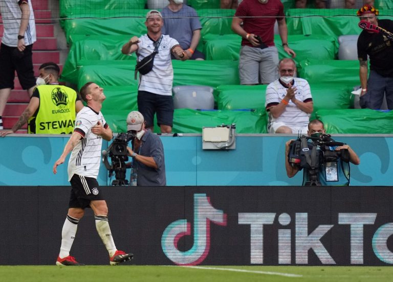 Newcastle: Magpies ready to make another Robin Gosens bid