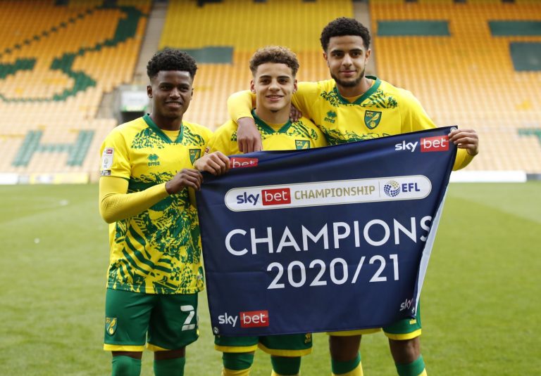 Tottenham Hotspur: Sky Sports reporter shares news involving Max Aarons
