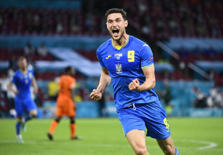 West Ham: Fans react to Roman Yaremchuk interest