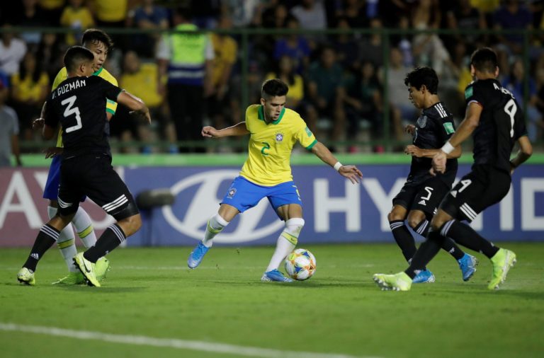 2019-11-17T222201Z_439843744_RC2ADD98TSU6_RTRMADP_3_SOCCER-WORLD-U17-BRA-MEX-REPORT