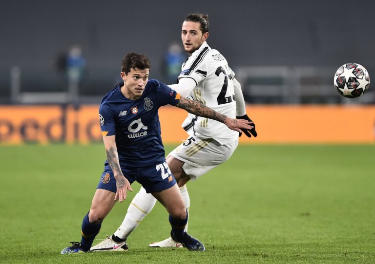 FC Porto's Otavio in action