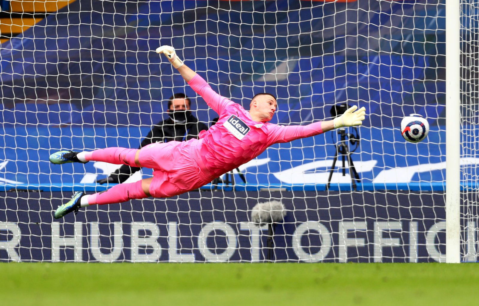 Journalist says Sam Johnstone better than Leno and would be Arsenal’s No.1 - Arsenal News