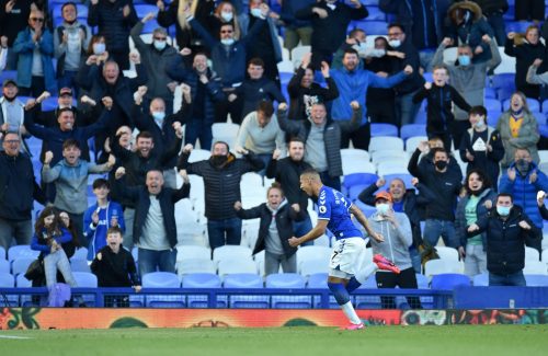 Exclusive: Pundit says losing top players could see Everton slip into relegation battle