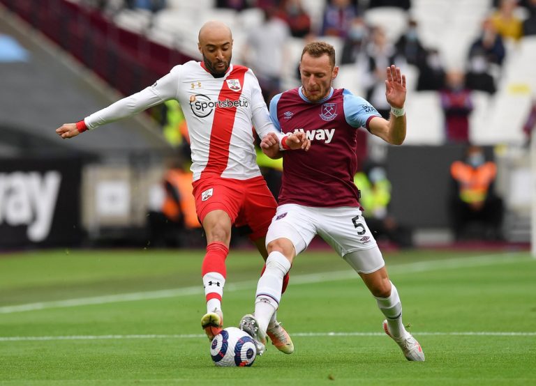 Journalist says West Ham will offer Vladimir Coufal improved contract package