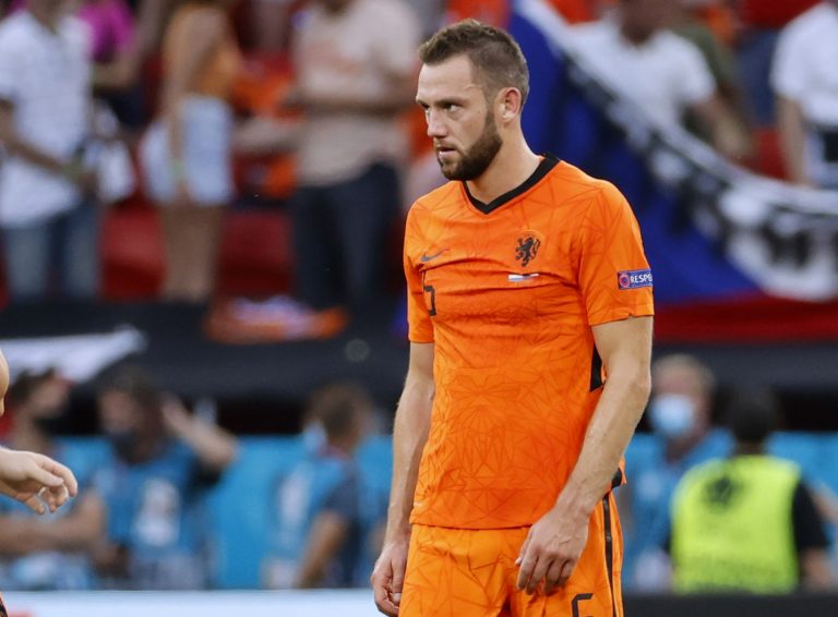 Aston Villa: Football Insider drops Stefan de Vrij transfer claim