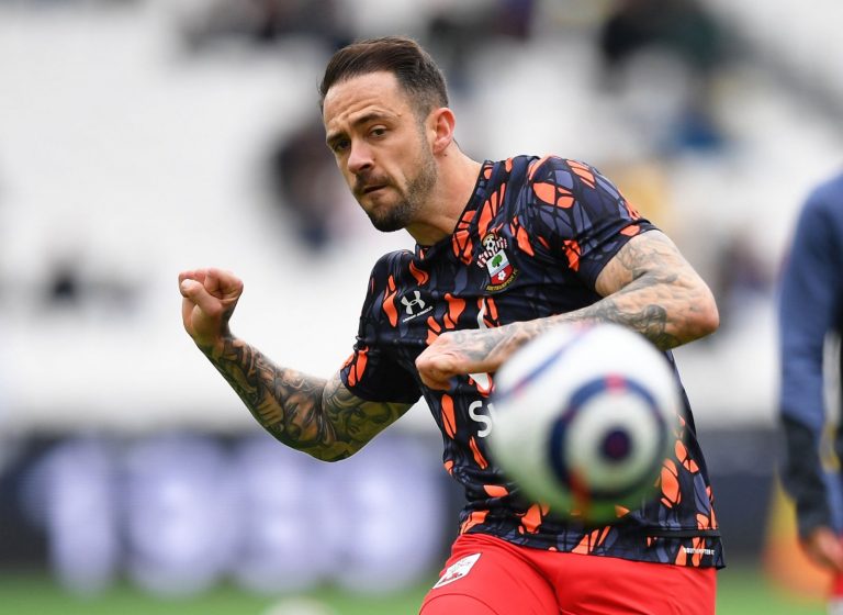 Tottenham Hotspur: Paul Robinson backs Danny Ings to sign