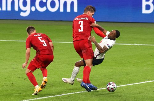 jannik-vestergaard-in-action-vs-england