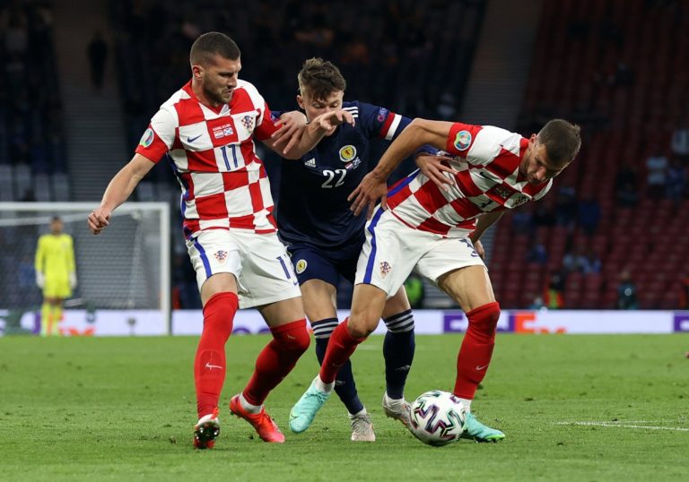 Everton: Noel Whelan backs Toffees to sign Nathan Patterson