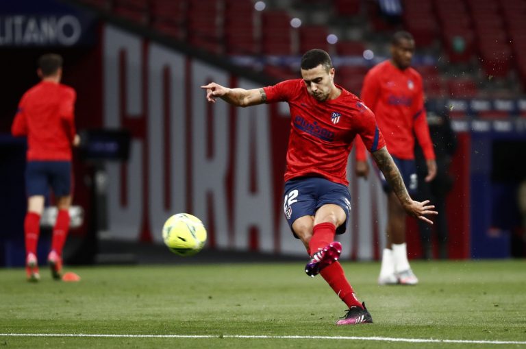 Everton: Rafael Benitez eyes Mario Hermoso