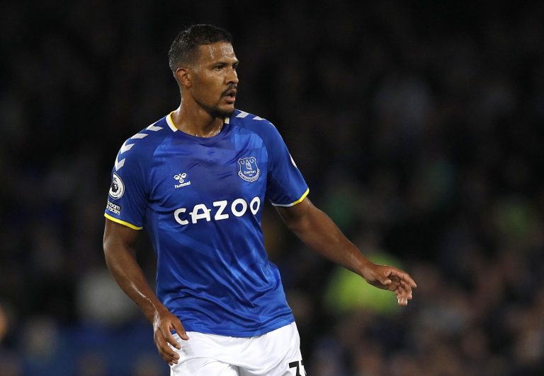 Everton: Fans fume over Salomon Rondon return