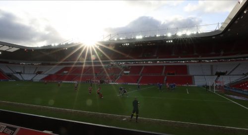 Sunderland: Fans react to Niall Huggins injury