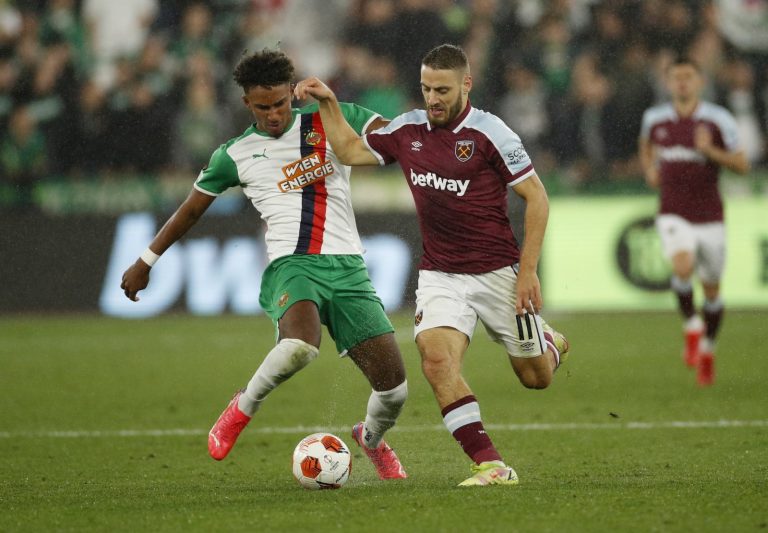 West Ham: Fans unimpressed with Nikola Vlasic