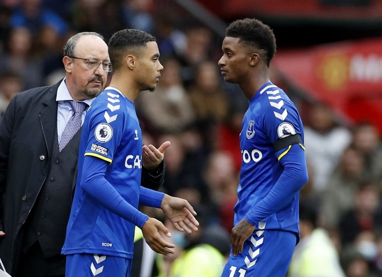 Everton: Fans fume over Lewis Dobbin contract news