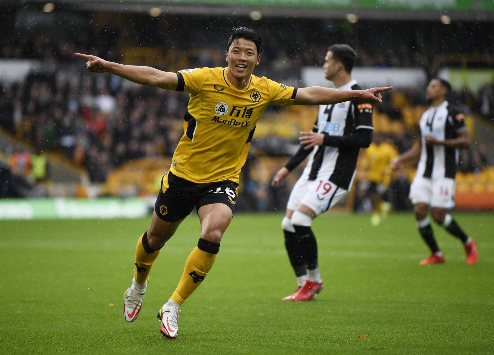 Wolves: Tim Spiers provides Hwang Hee-chan injury update - Premier League