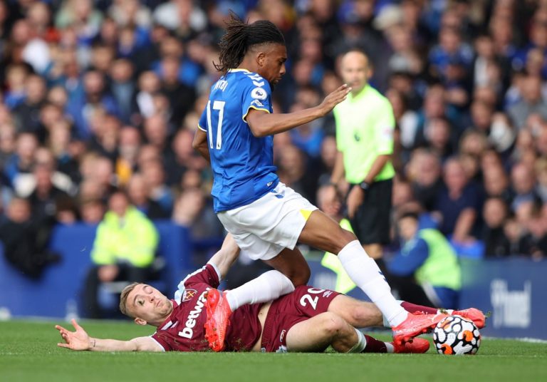 Everton: Fans react to Alex Iwobi revelation