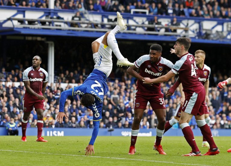 Everton: Fans slam Ben Godfrey’s performance v West Ham