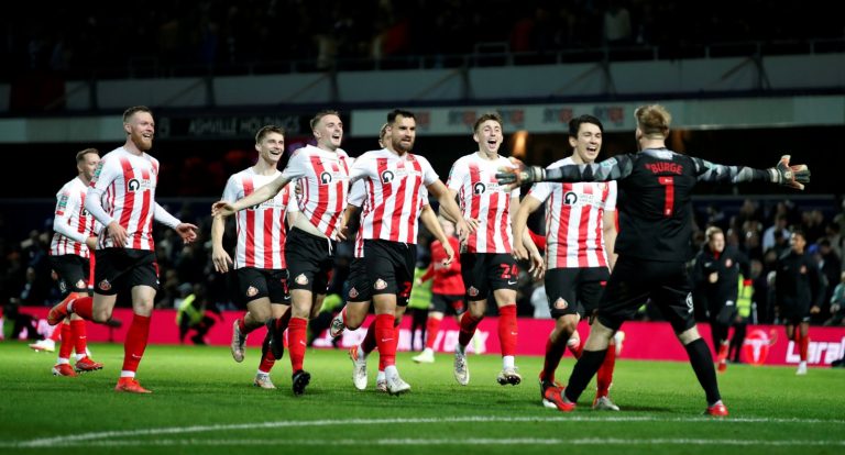 Sunderland: Fans react to Lee Johnson interview